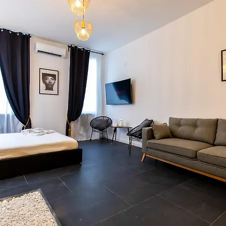 Munì Boutique Flat-3